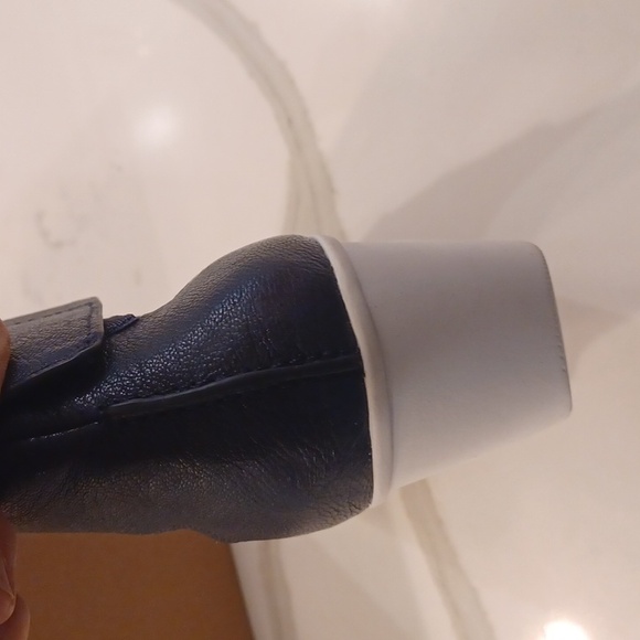 NATURALIZER RIVIERA WOMEN'S SZ 6 WIDE LEATHER NAVY SANDALS NWOB - Picture 4 of 5